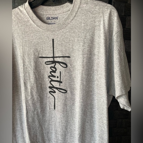 Dani Grey & Black Faith Short Sleeve Tee - Picture 4 of 5